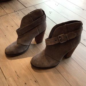 LUXE “PALMER” SUEDE BOOTIES - GRAY
